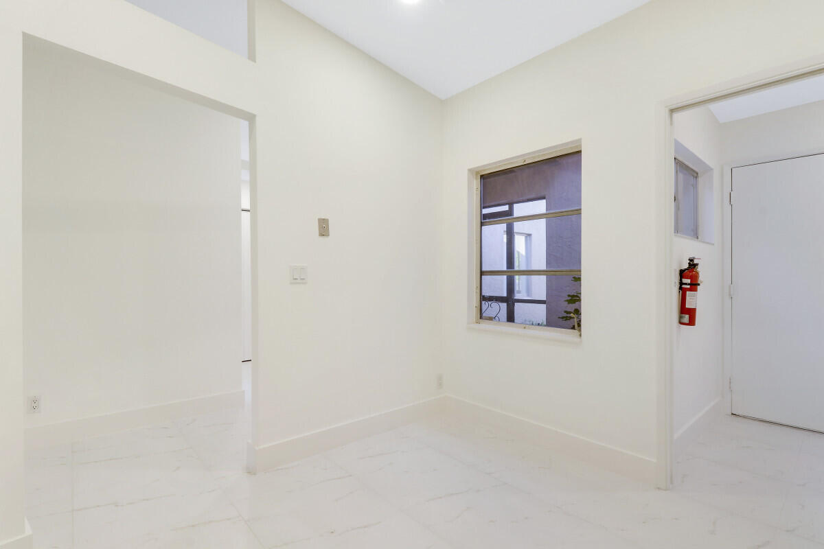 8273 Springtree Road Boca Raton, FL 33496 - Photo 8 of 31 House-161jpg