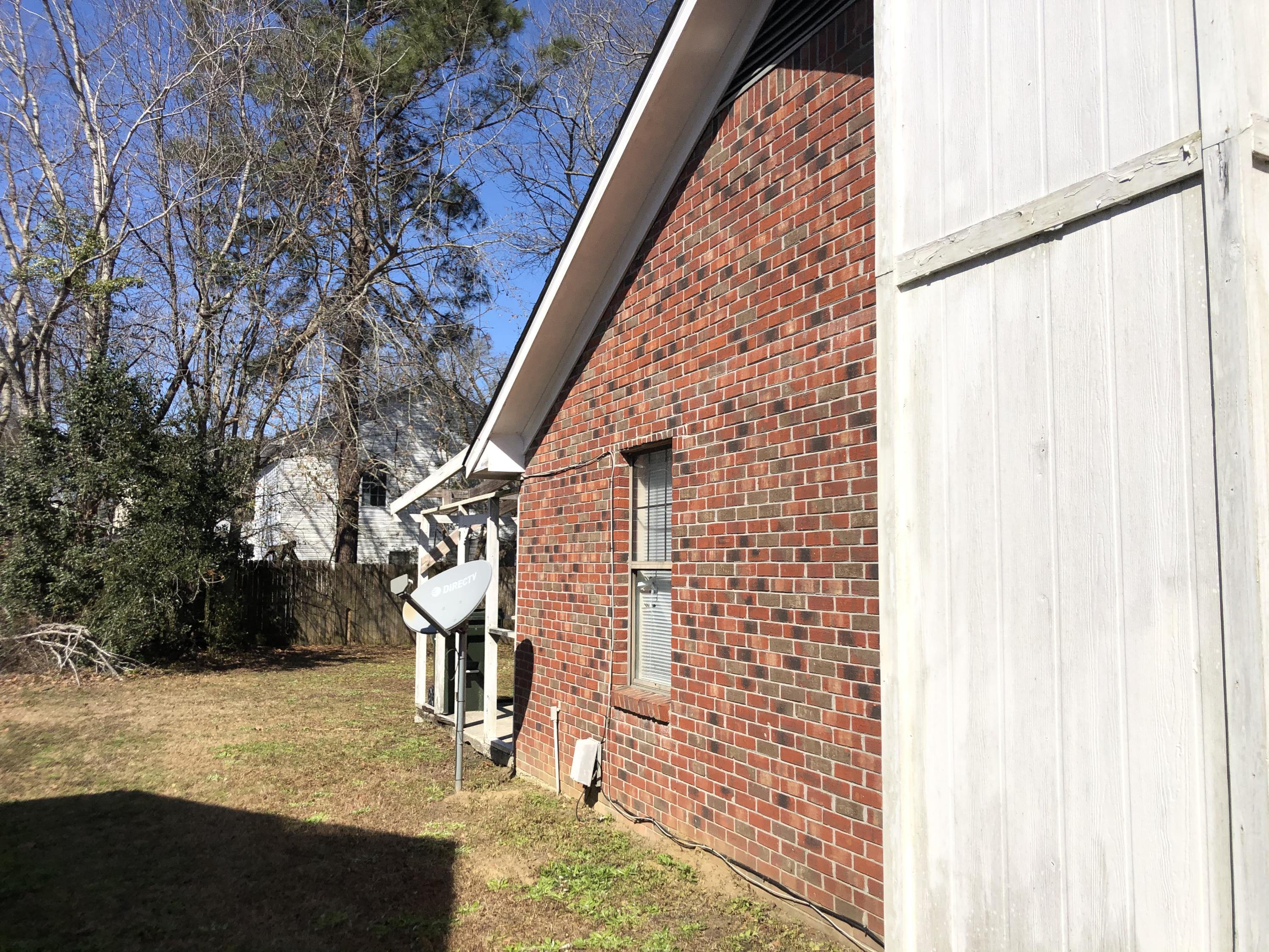 1012 Douglas Wayne Road Summerville, SC 29486 - Photo 13 of 16 578C1282-2827-4A49-A657-419A70585138