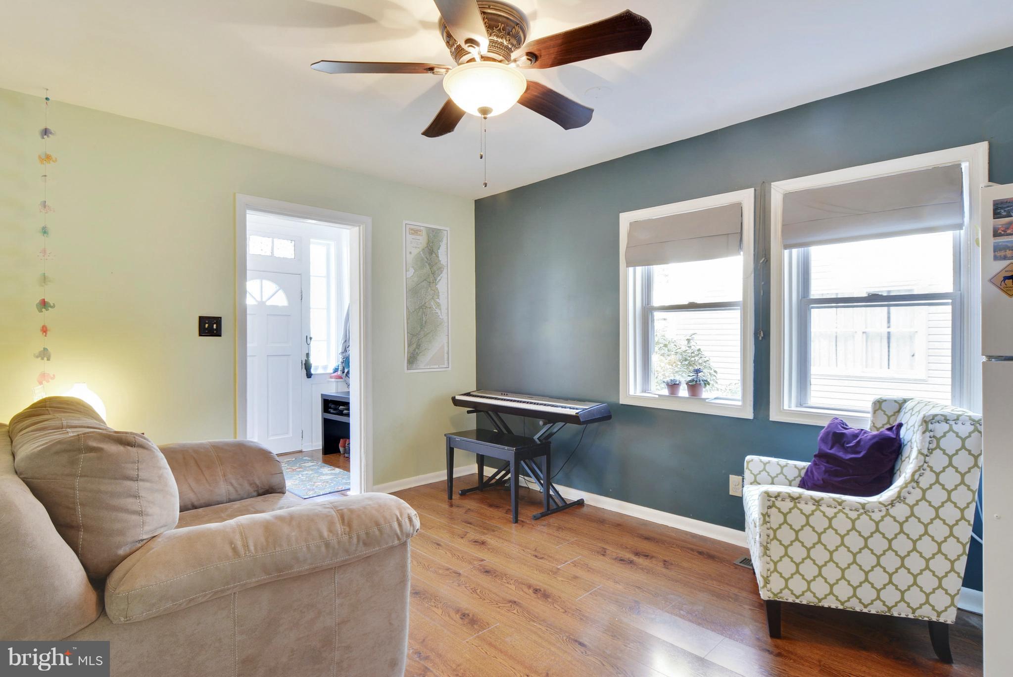 739 Anneslie Road Baltimore, MD 21212 - Photo 3 of 17 Living Room