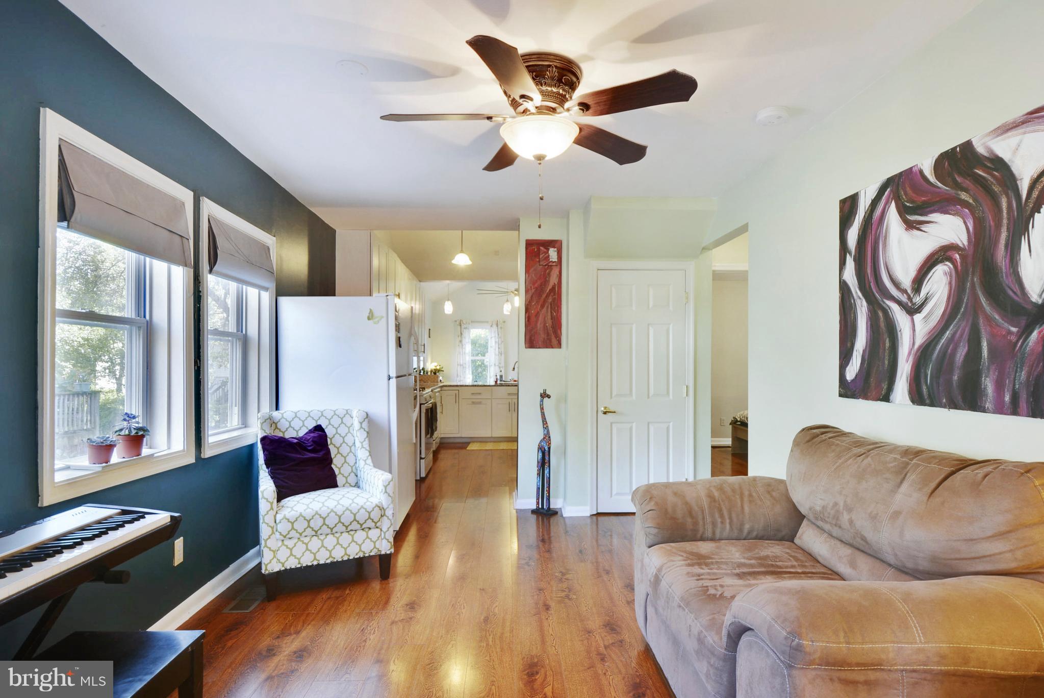 739 Anneslie Road Baltimore, MD 21212 - Photo 4 of 17 Living Room