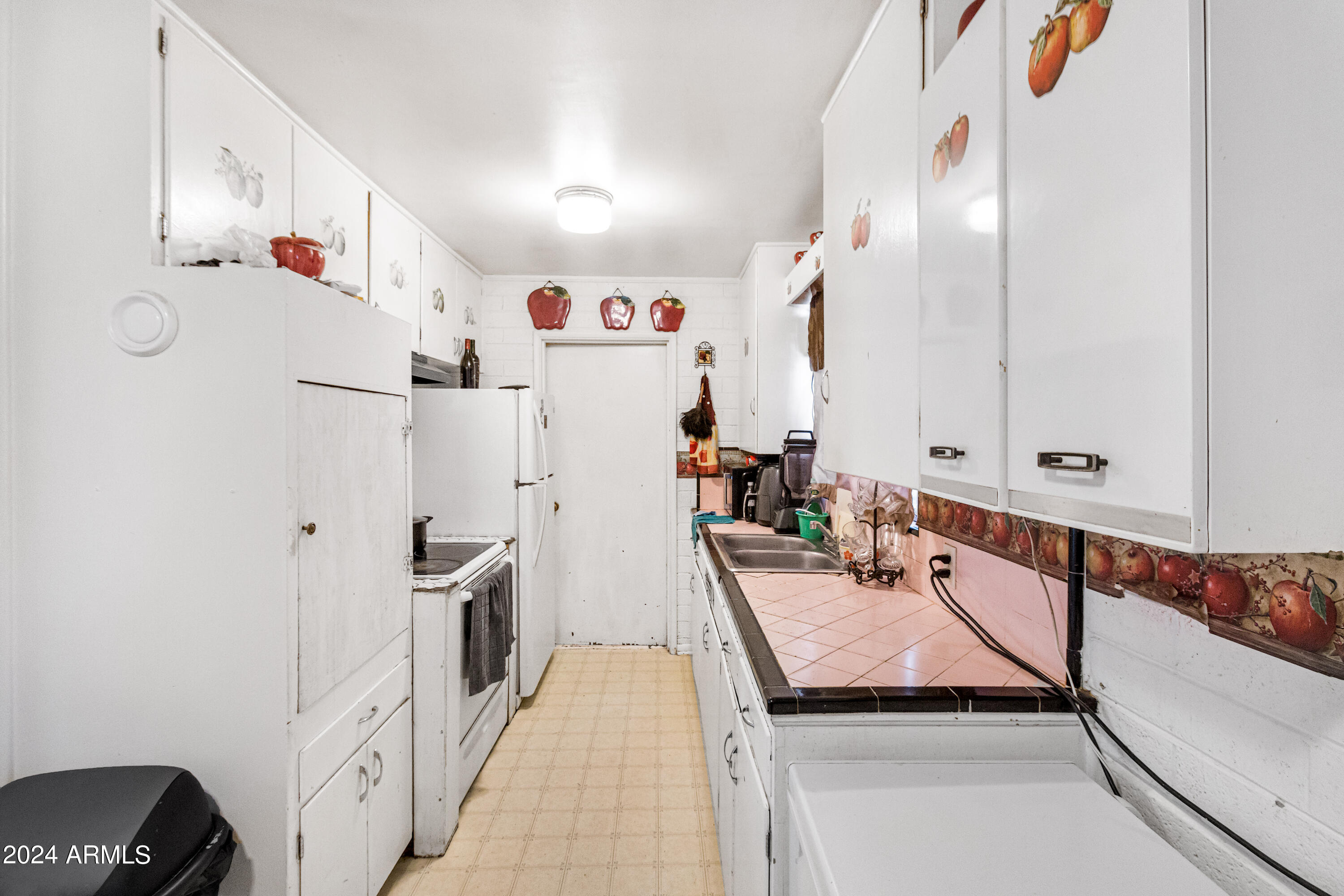 211 North Stanfield Road Stanfield, AZ 85172 - Photo 8 of 15 Kitchen