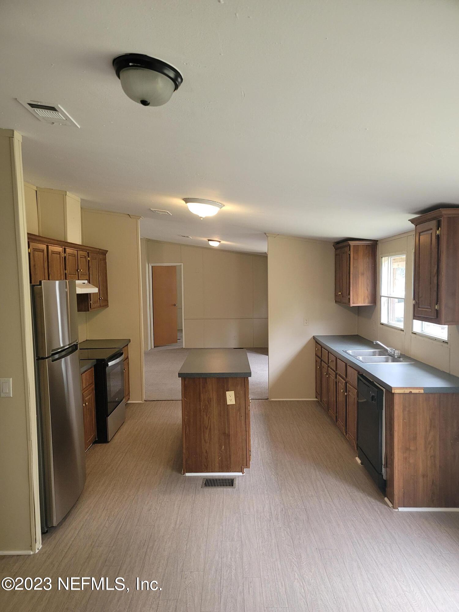 10029 Hogan Street Jacksonville, FL 32218 - Photo 11 of 38 20230217_141211