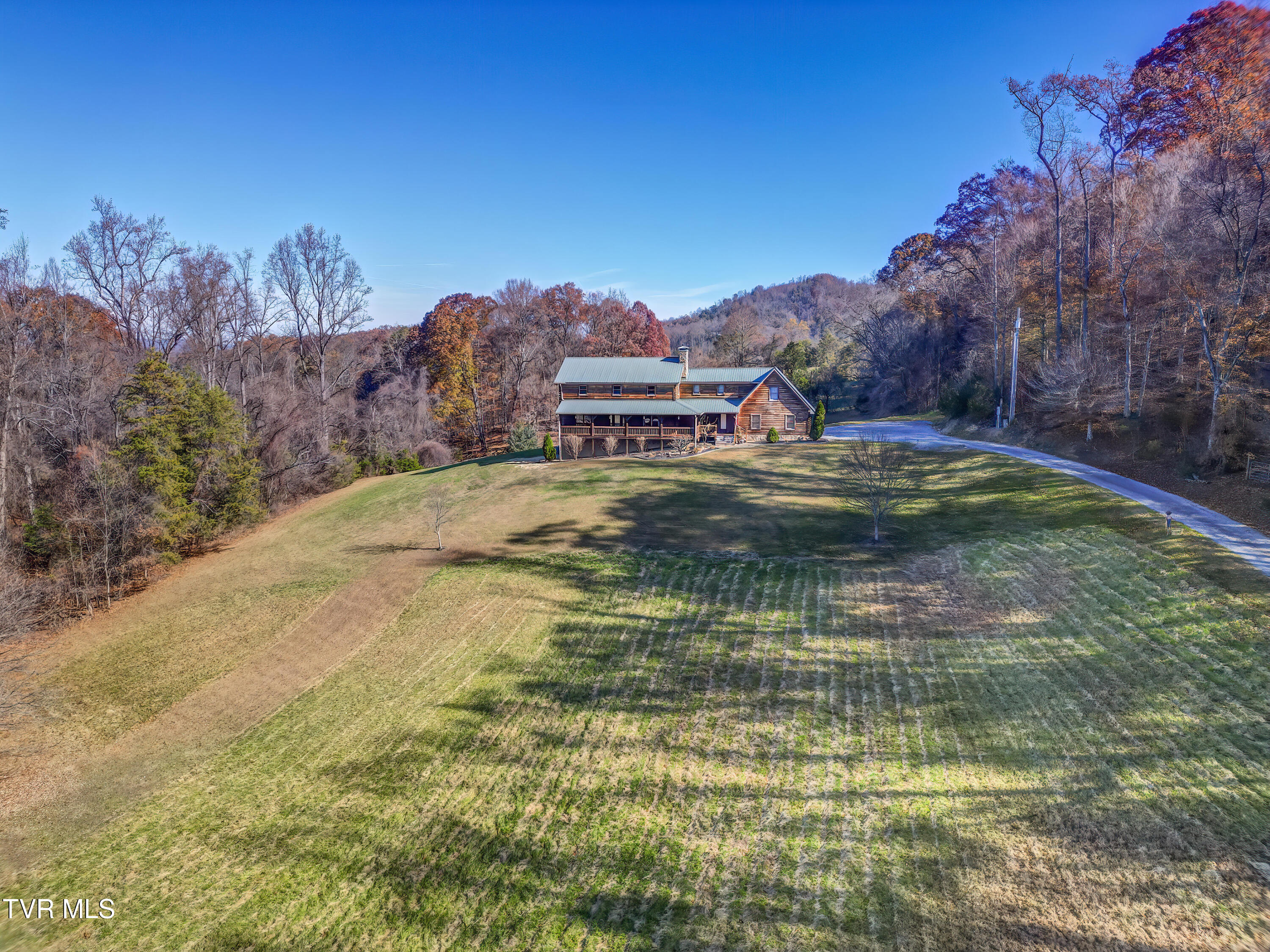 255 Bank Drive Fall Branch, TN 37656 - Photo 11 of 51 255 Bank Drive (10)