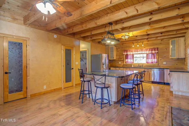 $899,000 | 255 Bank Drive, Fall Branch, TN 37656