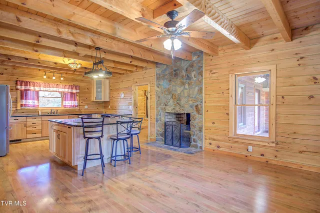 $899,000 | 255 Bank Drive, Fall Branch, TN 37656