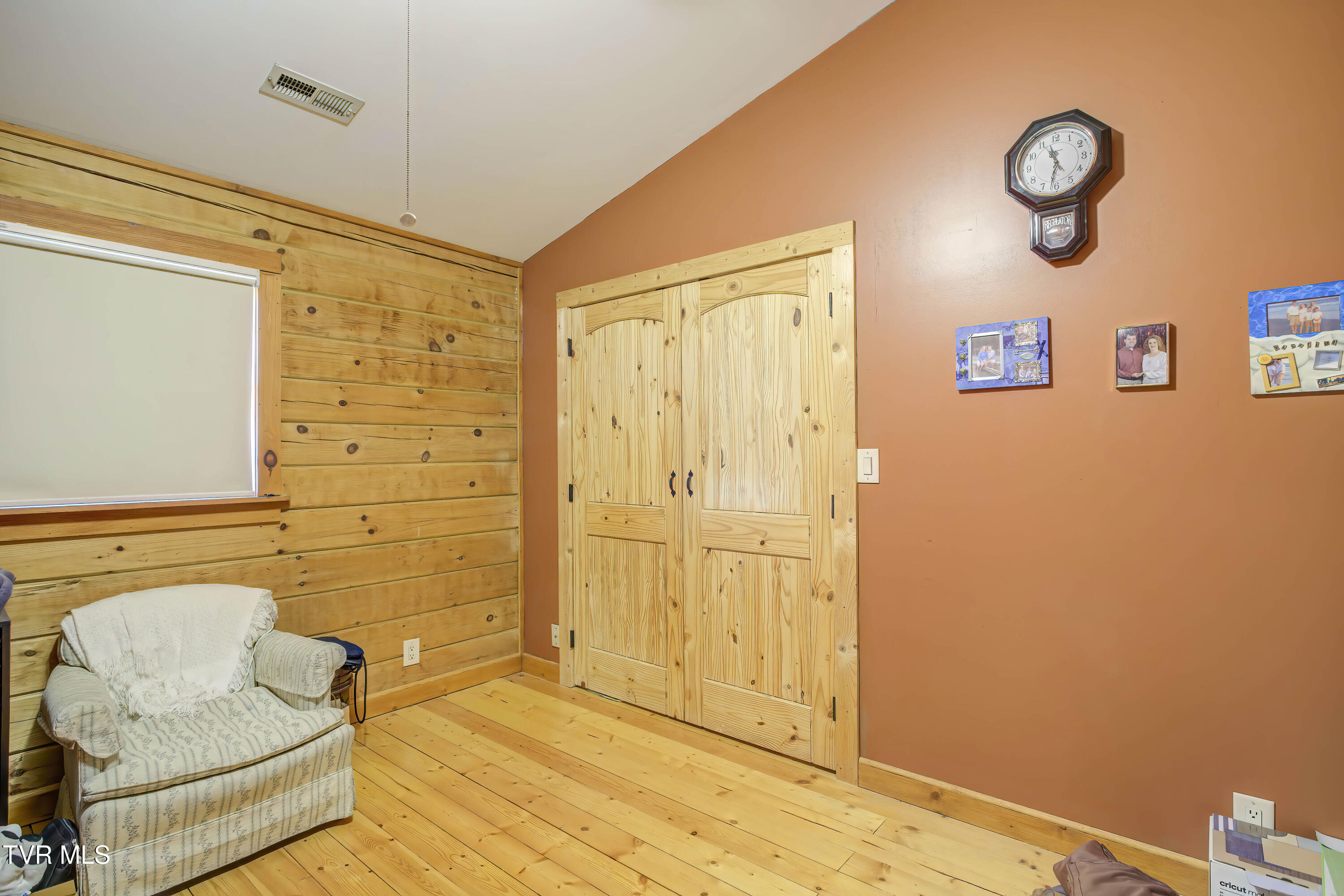 255 Bank Drive Fall Branch, TN 37656 - Photo 41 of 51 Bank2-12