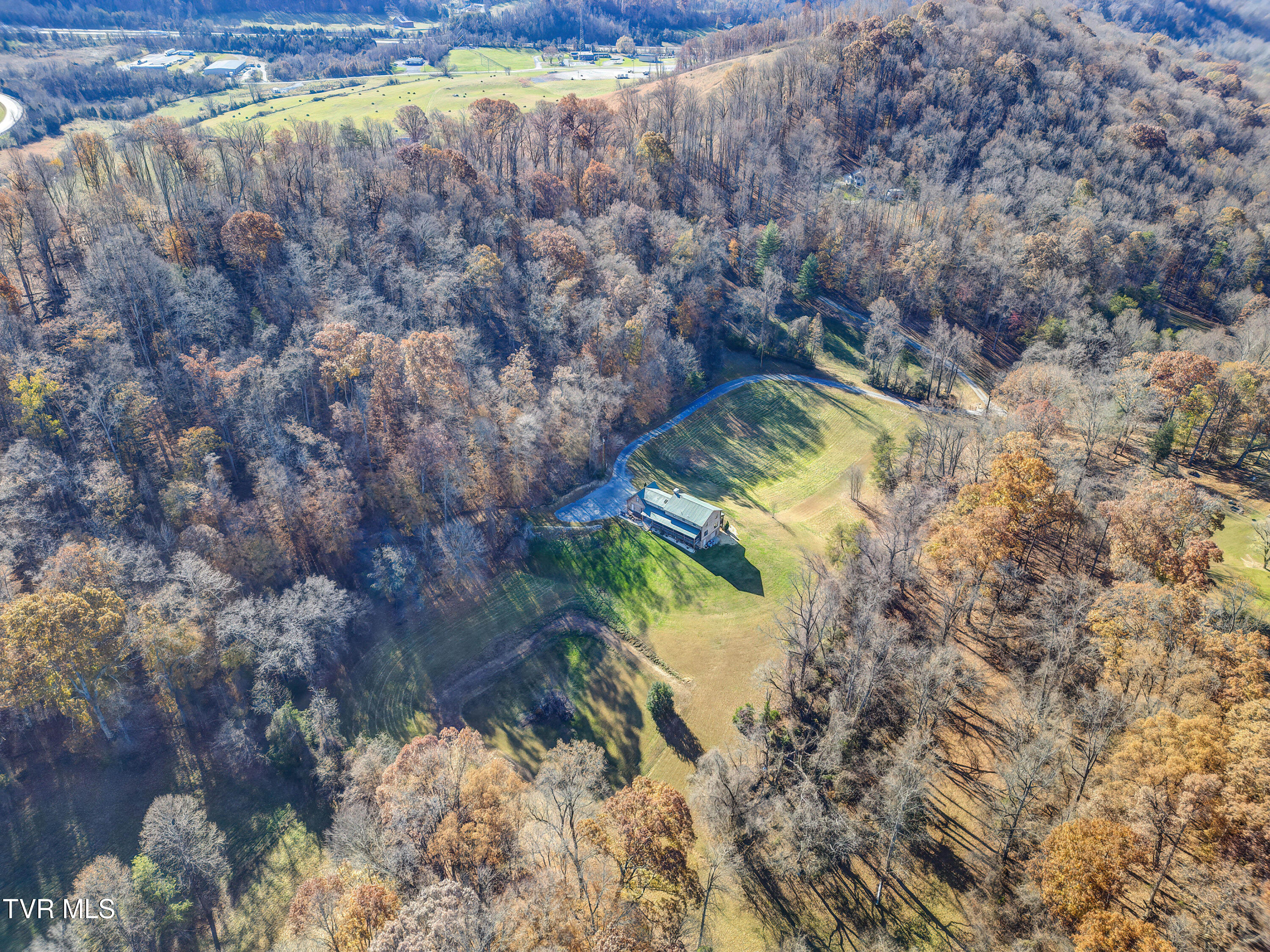 255 Bank Drive Fall Branch, TN 37656 - Photo 46 of 51 255 Bank Drive (16)