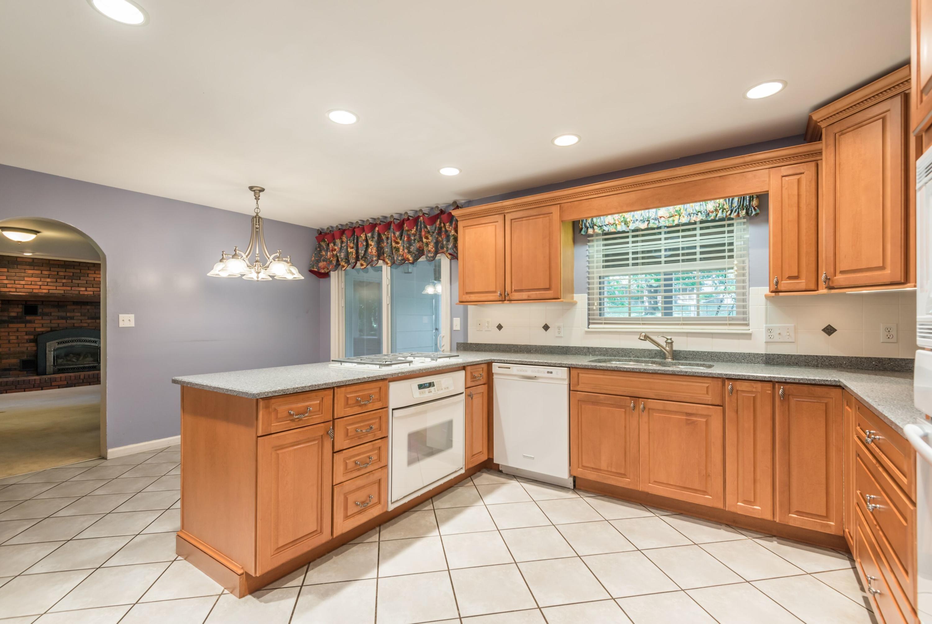 7937 Castlecomb Road Powell, TN 37849 - Photo 14 of 40 5vc0I_fw