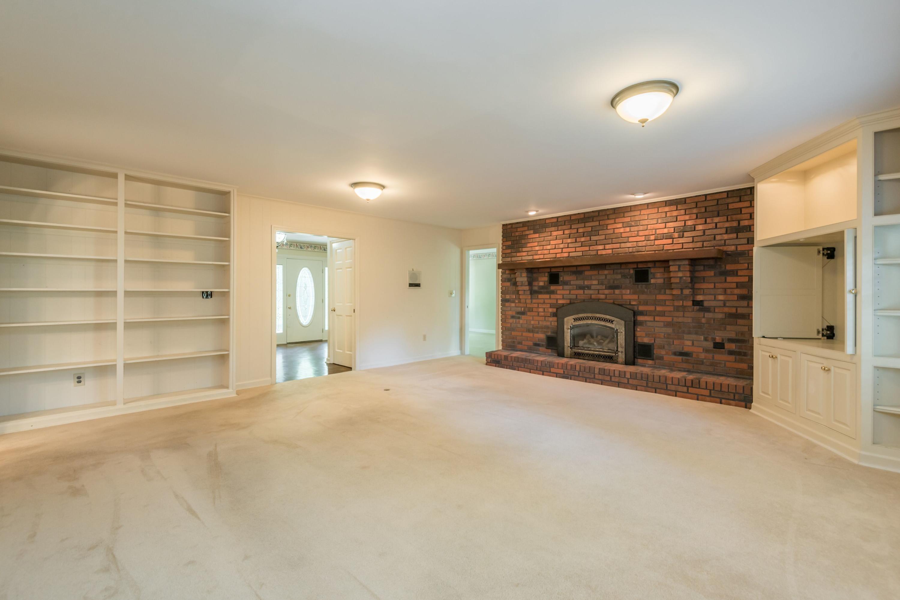 7937 Castlecomb Road Powell, TN 37849 - Photo 10 of 40 4vXaJV0A