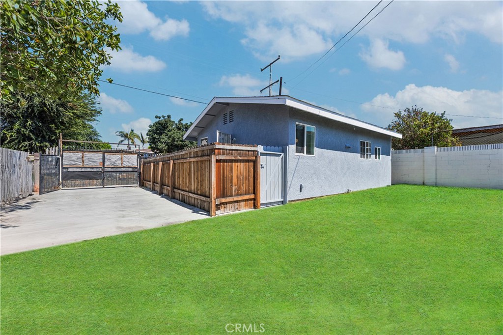 2409 West Corydon Street Compton, CA 90220 - Photo 43 of 45