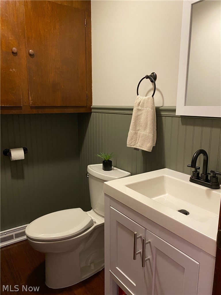 7215 Poore Road Conneaut, OH 44030 - Photo 20 of 35 Half Bathroom