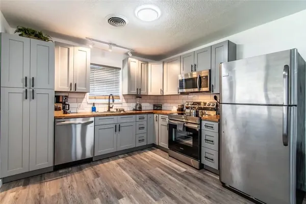 $5,000 | 102 Aberdeen Avenue, Corpus Christi, TX 78411