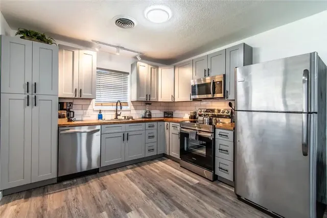 $5,000 | 102 Aberdeen Avenue, Corpus Christi, TX 78411