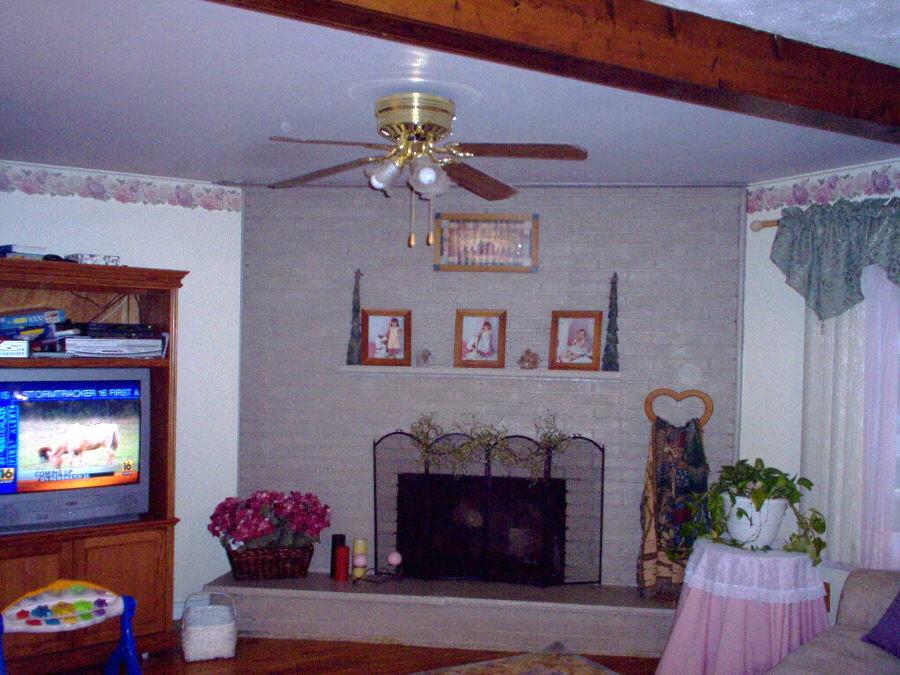 421 Shadblow Road Pocono Summit, PA 18346 - Photo 3 of 10 Living room
