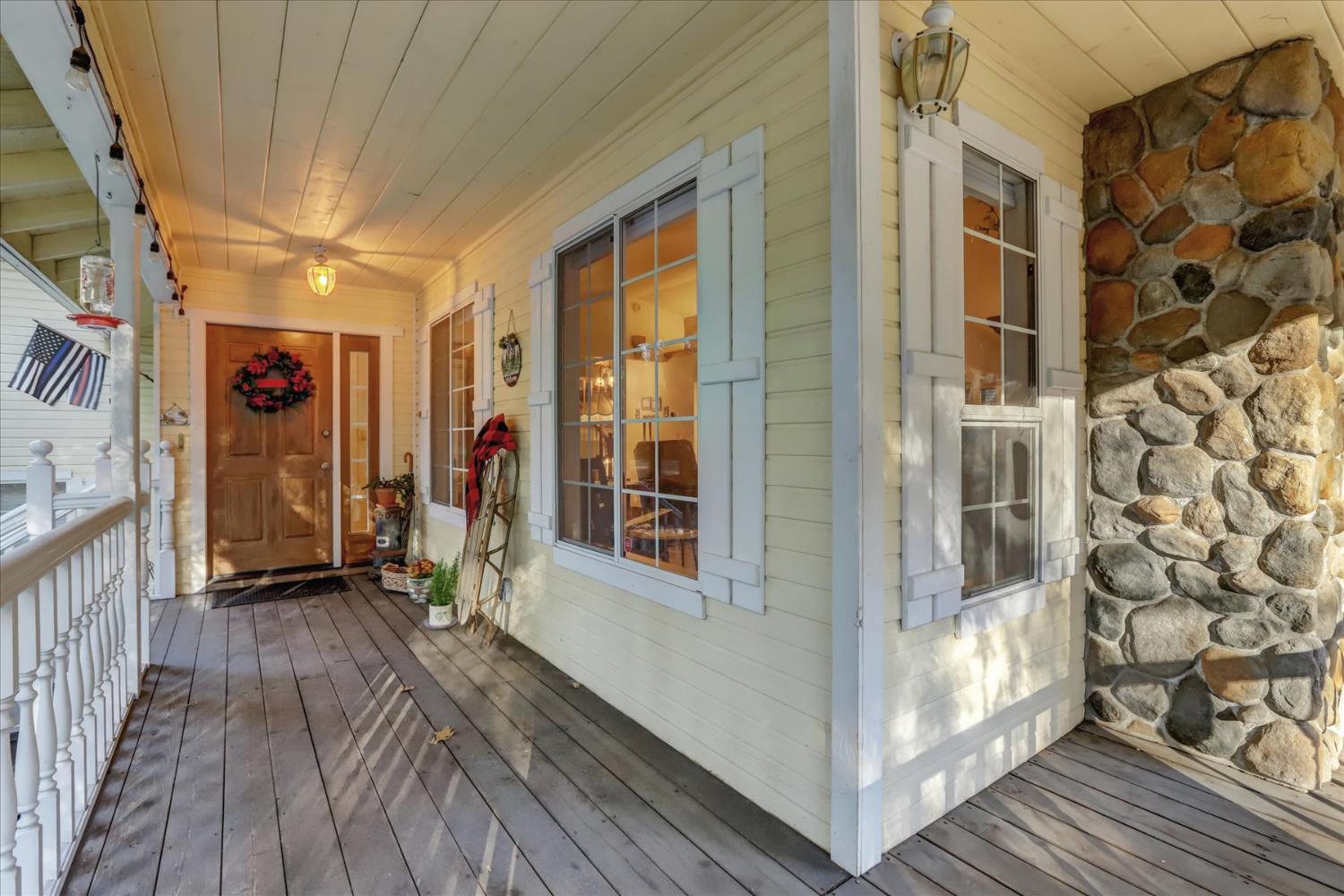 12746 Quaker Hill Cross Road Nevada City, CA 95959 - Photo 54 of 99 a view of a hallway with wooden floor and staircase