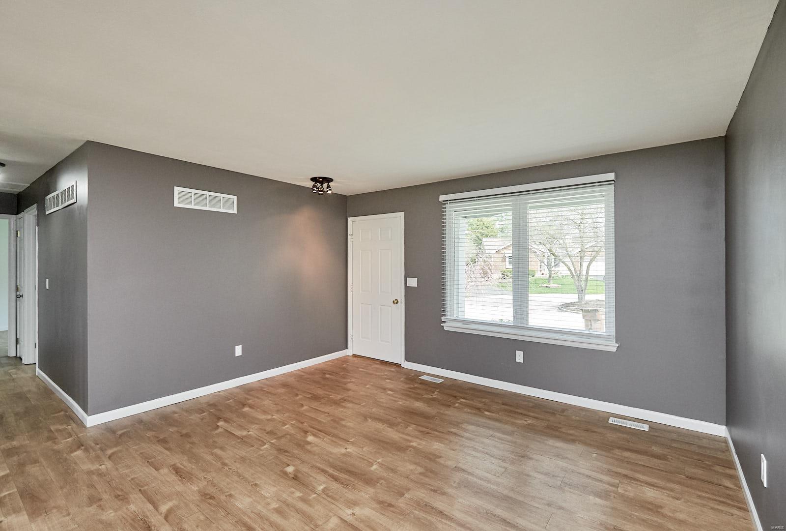 9 Bee Ridge Court St. Peters, MO 63376 - Photo 5 of 49