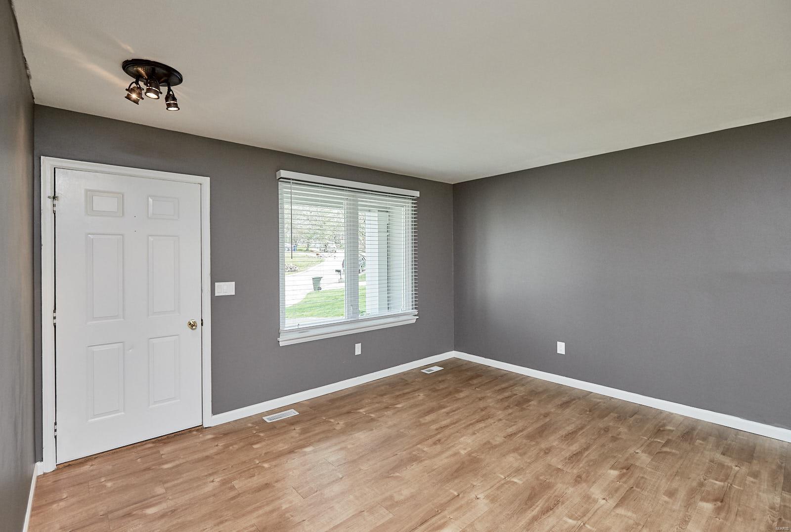 9 Bee Ridge Court St. Peters, MO 63376 - Photo 7 of 49