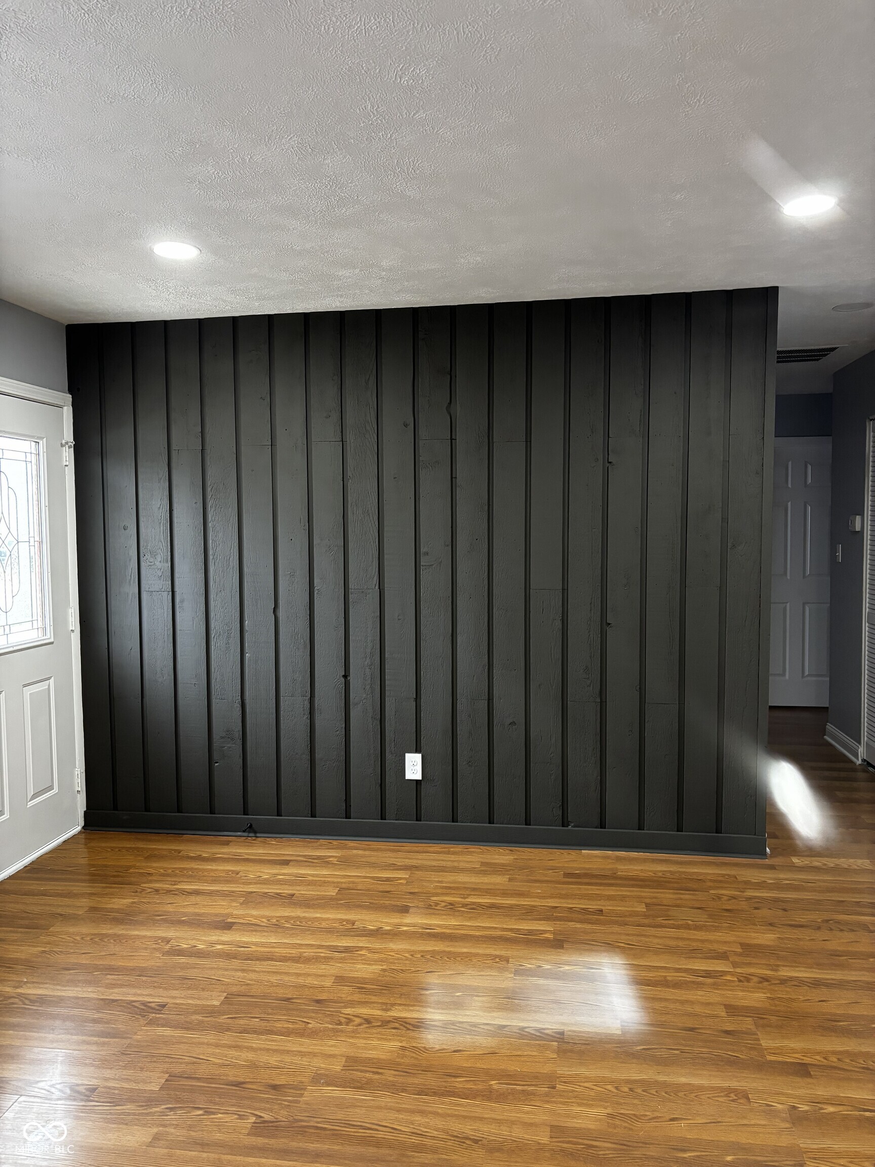 8445 Montery Road Indianapolis, IN 46226 - Photo 4 of 28