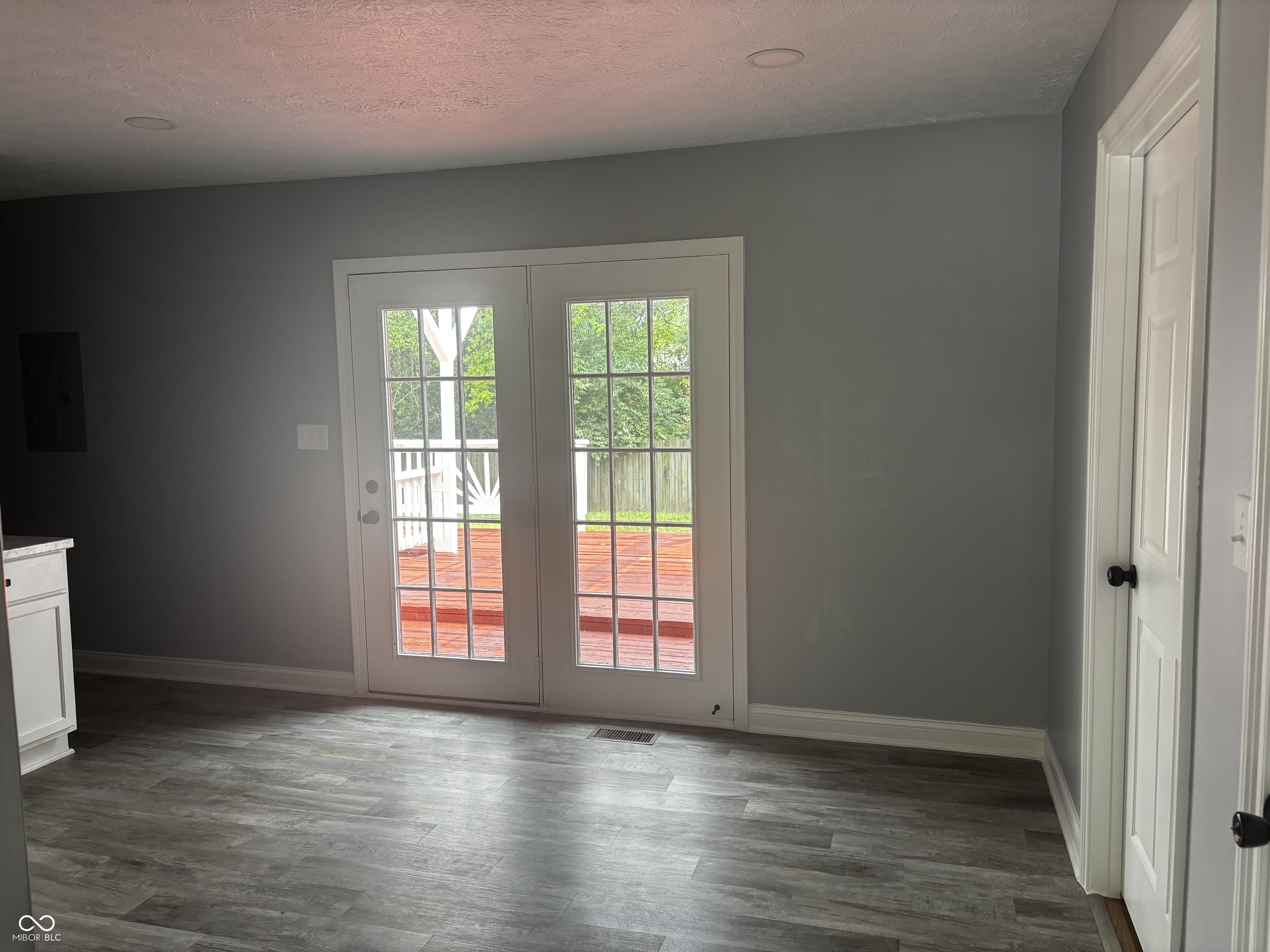 8445 Montery Road Indianapolis, IN 46226 - Photo 7 of 28