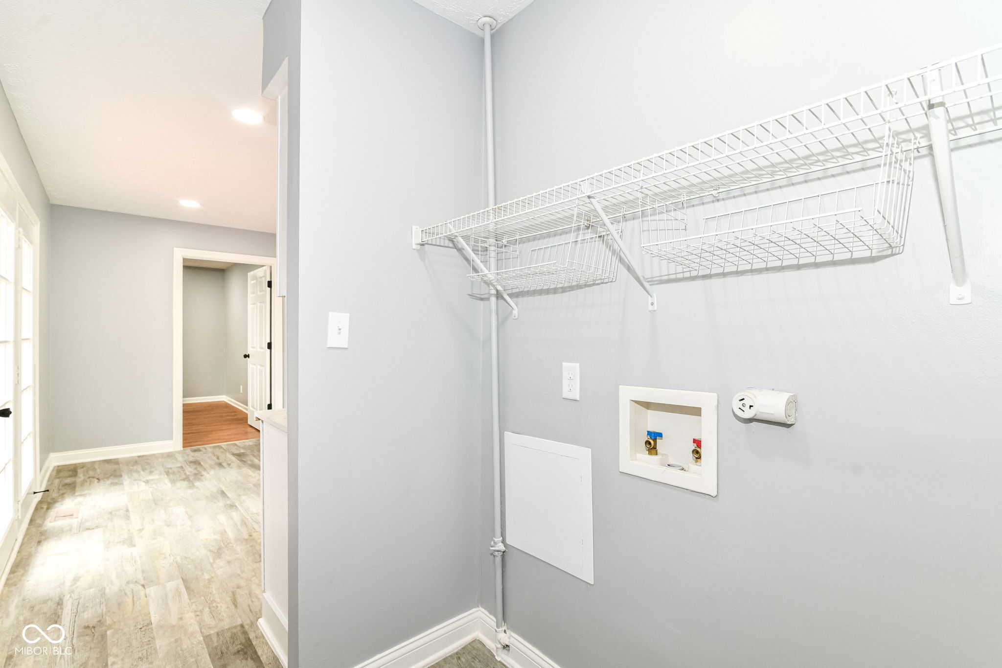 8445 Montery Road Indianapolis, IN 46226 - Photo 8 of 28