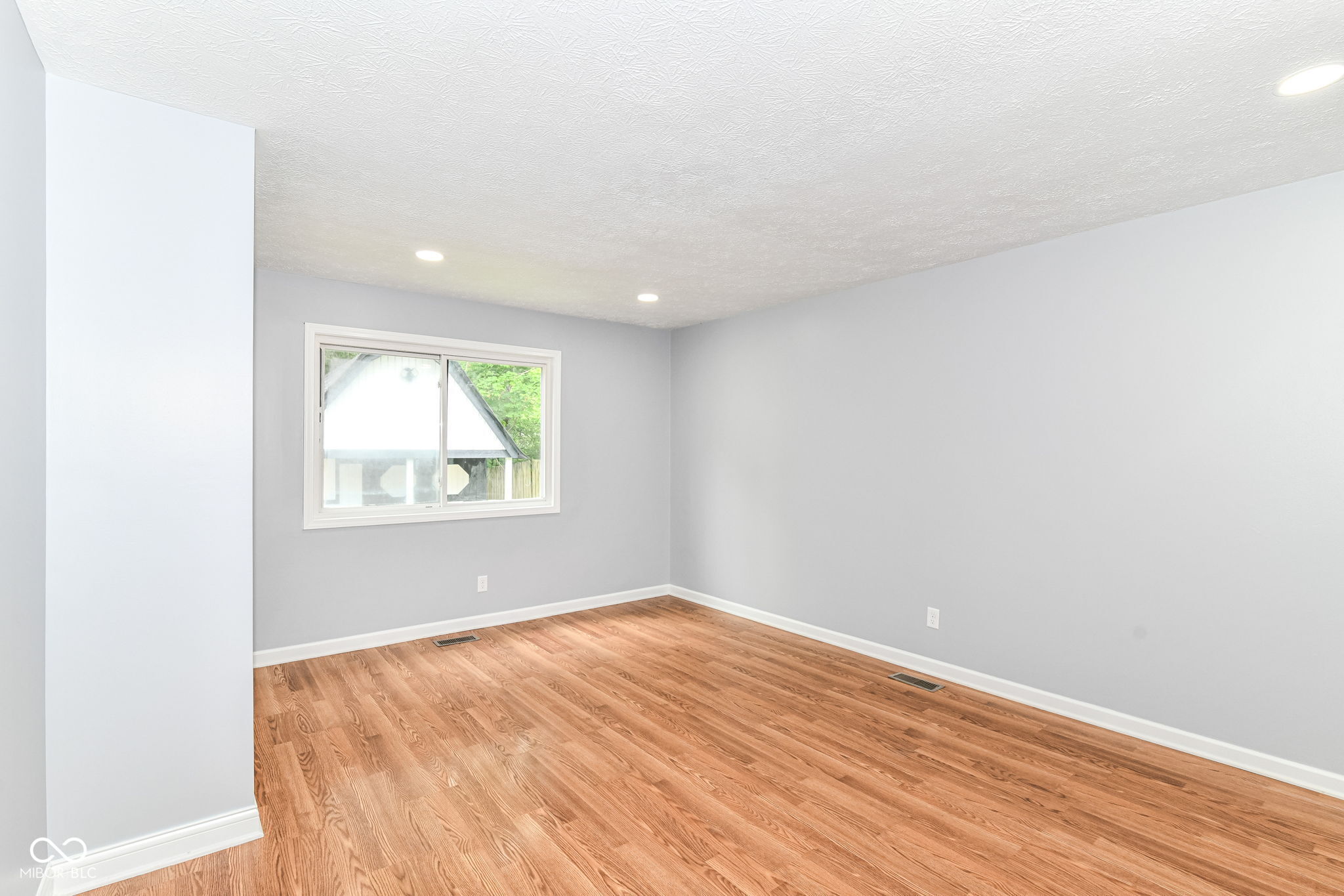 8445 Montery Road Indianapolis, IN 46226 - Photo 10 of 28