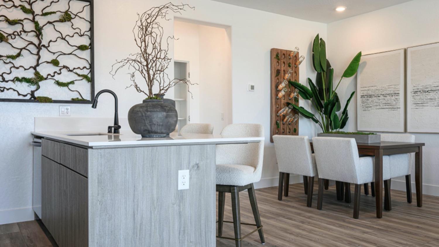 555 North Citadel Avenue, Unit 160 Clovis, CA 93611 - Photo 3 of 14