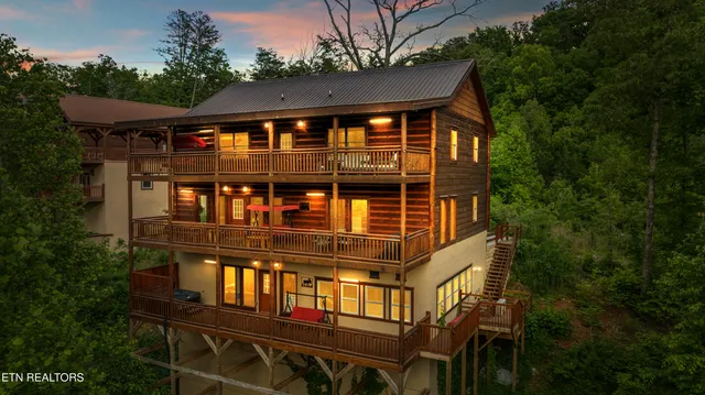 $1,600,000 | 2864 Owens Rdg Way, Sevierville, TN 37876