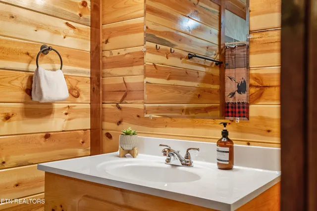 $1,600,000 | 2864 Owens Rdg Way, Sevierville, TN 37876