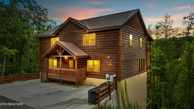 $1,600,000 | 2864 Owens Rdg Way, Sevierville, TN 37876