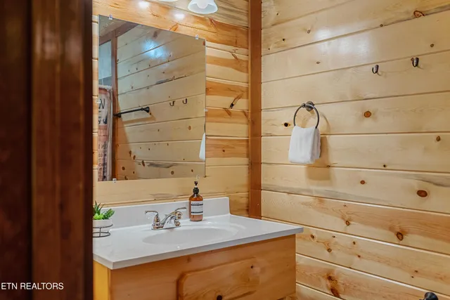 $1,600,000 | 2864 Owens Rdg Way, Sevierville, TN 37876