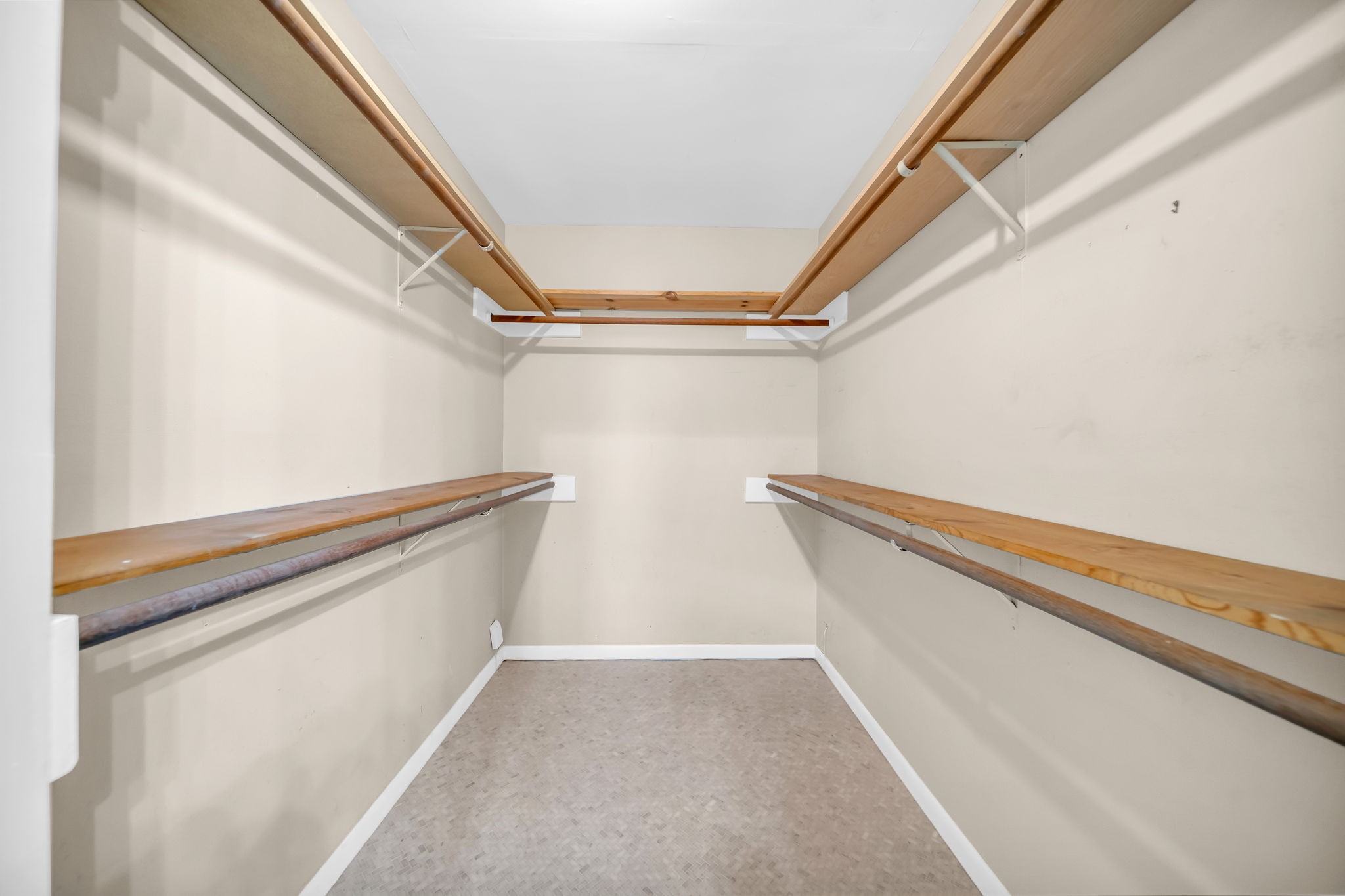 115 Heather Lane Conroe, TX 77385 - Photo 16 of 28 a view of closet