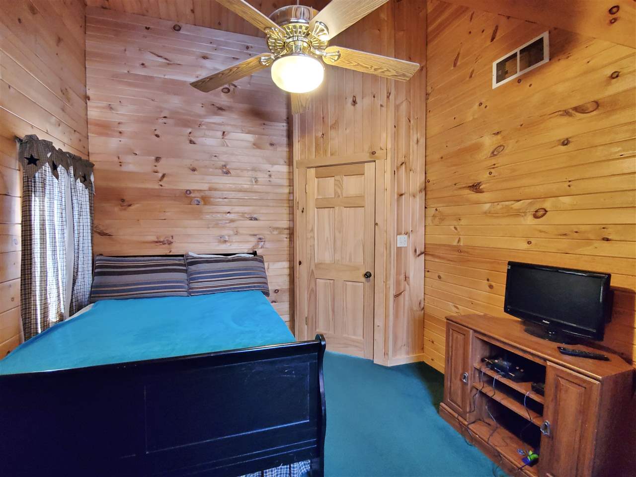 11604 North County Line Road Wheeler, MI 48662 - Photo 37 of 63 1871947-36.JPG