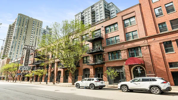 $470,000 | 420 West Ontario Street, Unit 301, Chicago, IL 60654