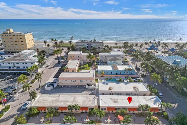 $2,500 | 329 Connecticut Street, Unit 107, Hollywood, FL 33019