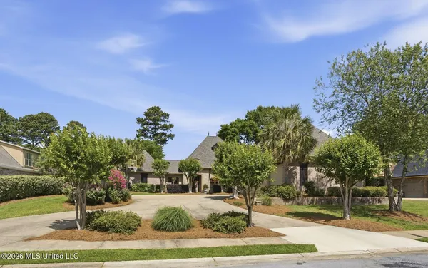 $695,000 | 137 Peninsula Drive, Brandon, MS 39047