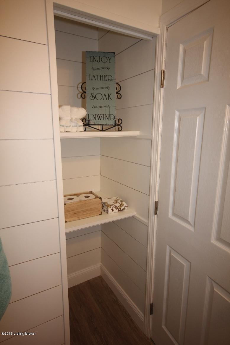 6103 Price Ln Road Louisville, KY 40229 - Photo 19 of 26 bath shelf