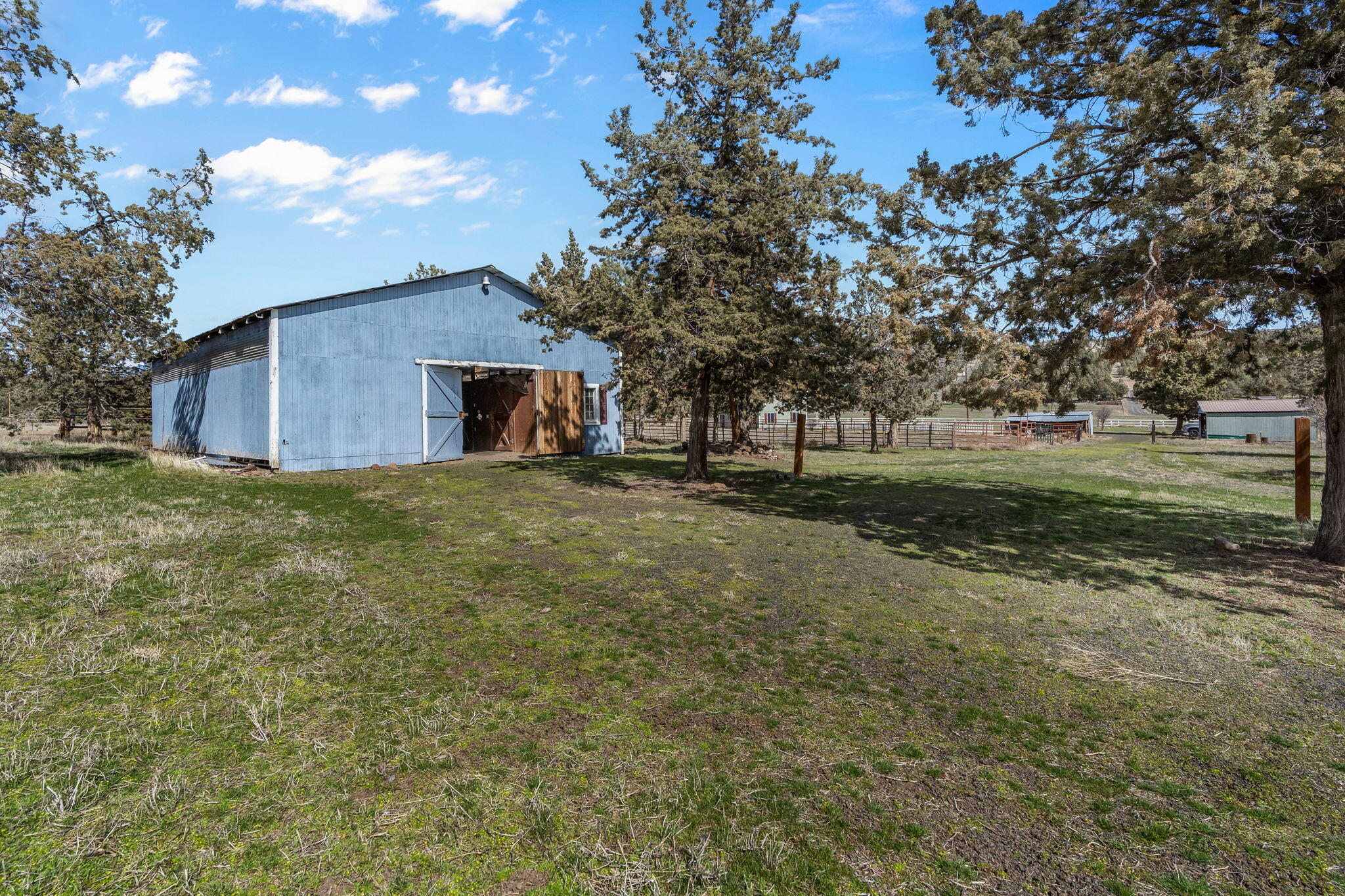 12263 Southeast Bridge Road Prineville, OR 97754 - Photo 33 of 55 2025_03_26_12263_se_bridge_road_pv-32