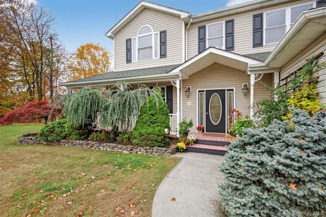 $739,900 | 9 Country Woods Drive, Chester, NY 10918