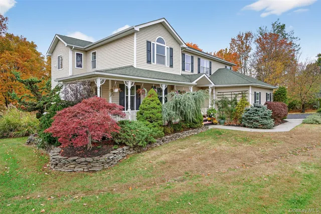 $739,900 | 9 Country Woods Drive, Chester, NY 10918