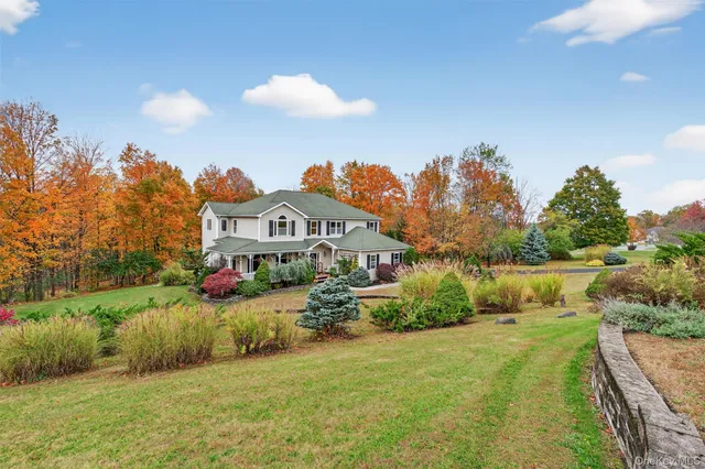 $739,900 | 9 Country Woods Drive, Chester, NY 10918