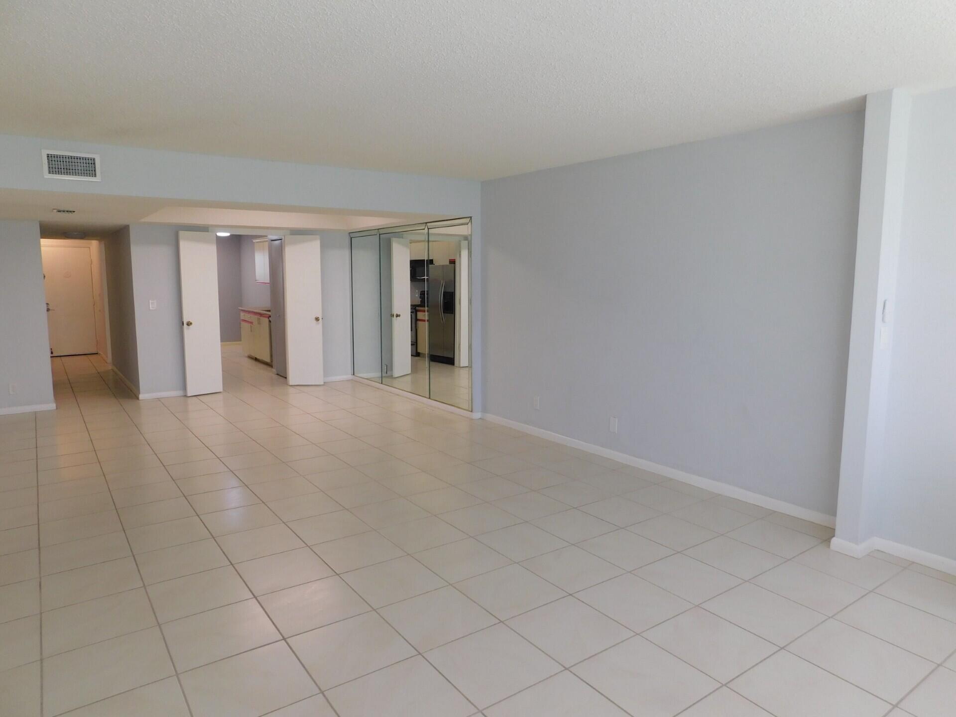 6768 10th Avenue North, Unit 113 Lake Worth, FL 33467 - Photo 11 of 65 Living Room
