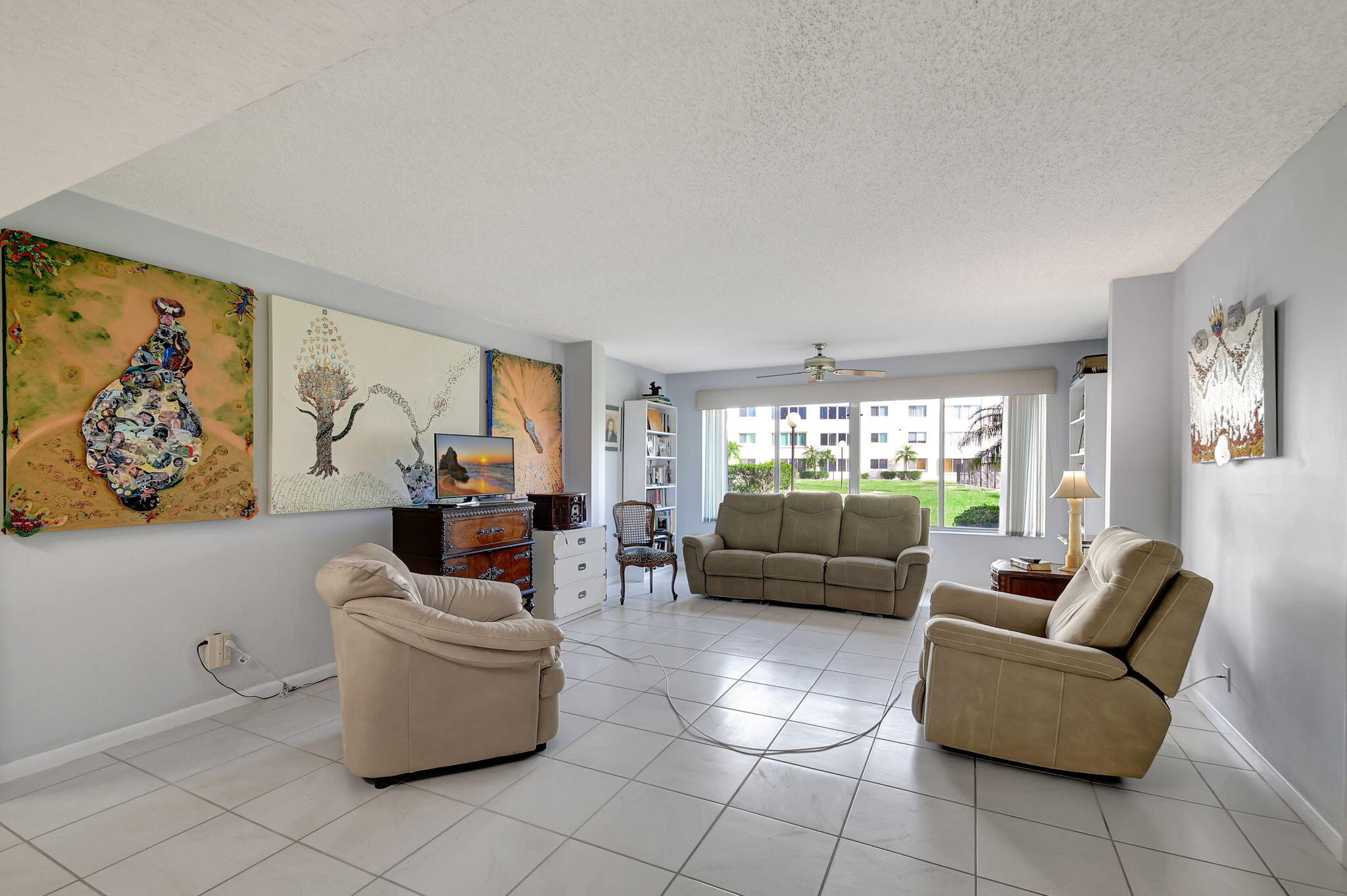 6768 10th Avenue North, Unit 113 Lake Worth, FL 33467 - Photo 12 of 65 Living Room