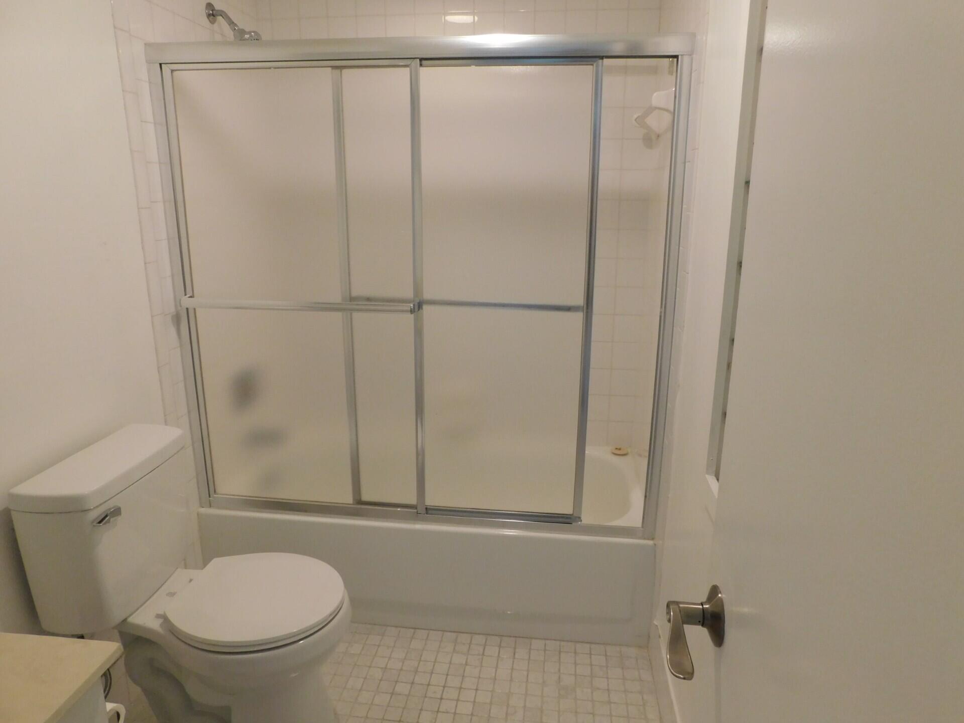 6768 10th Avenue North, Unit 113 Lake Worth, FL 33467 - Photo 26 of 65 Bathroom