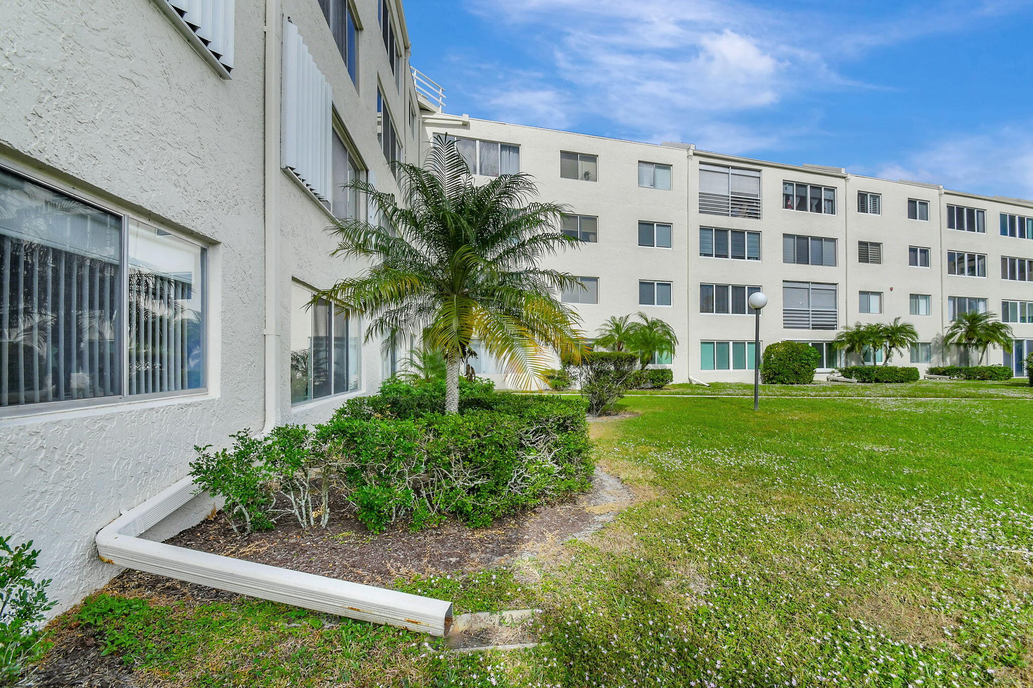 6768 10th Avenue North, Unit 113 Lake Worth, FL 33467 - Photo 29 of 65 Exterior Back