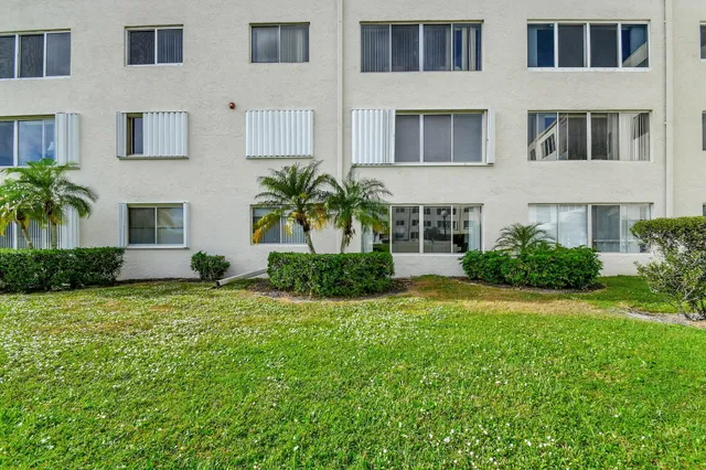 $1,600 | 6768 10th Avenue North, Unit 113, Lake Worth, FL 33467