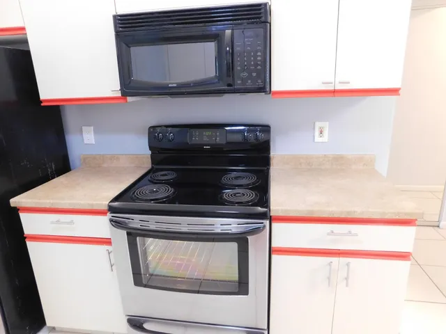 $1,600 | 6768 10th Avenue North, Unit 113, Lake Worth, FL 33467