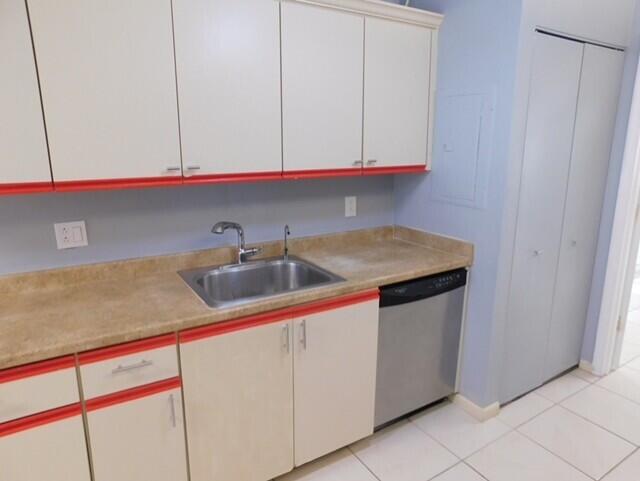 6768 10th Avenue North, Unit 113 Lake Worth, FL 33467 - Photo 6 of 65 Kitchen