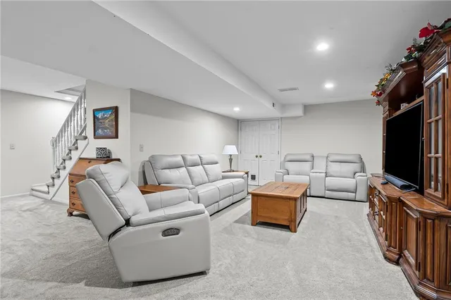 $499,999 | 6115 157th Street, Overland Park, KS 66223