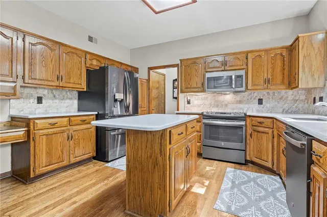 $499,999 | 6115 157th Street, Overland Park, KS 66223