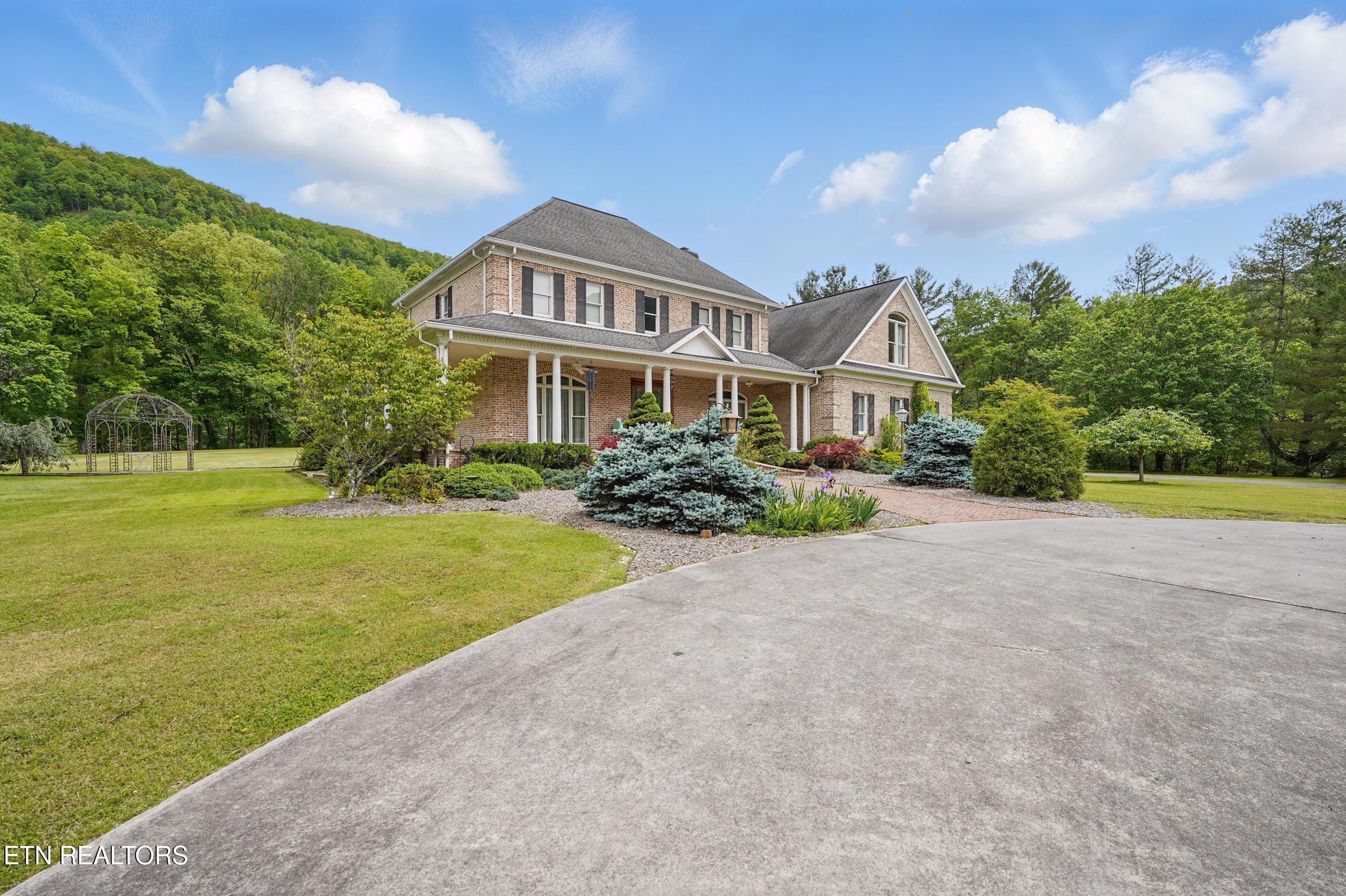 6005 Powell Valley Road Big Stone Gap, VA 24219 - Photo 2 of 55 ARW02694